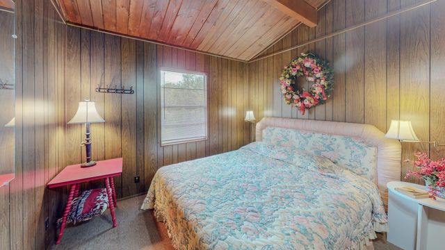 11 Plantation Drive, Damon, TX 77430