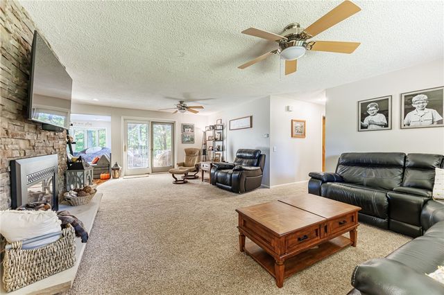 546 Crest Circle, Webster, NY 14580