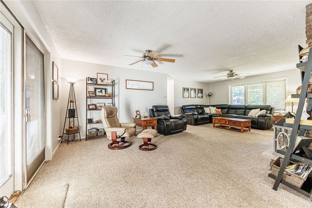 546 Crest Circle, Webster, NY 14580
