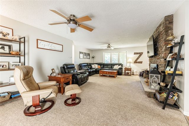 546 Crest Circle, Webster, NY 14580