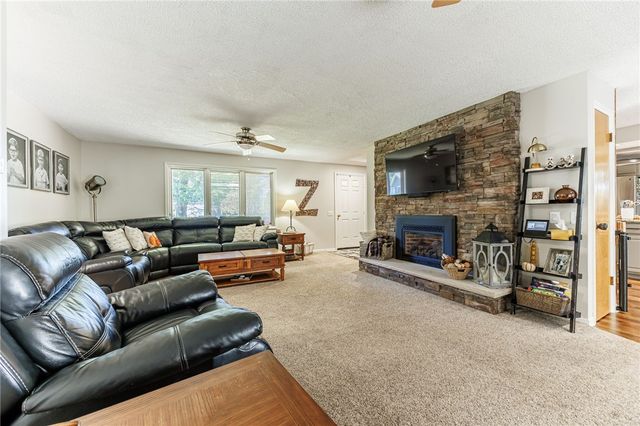 546 Crest Circle, Webster, NY 14580