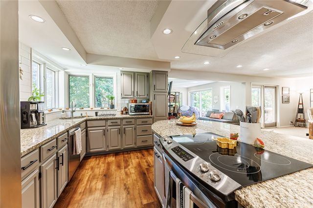 546 Crest Circle, Webster, NY 14580