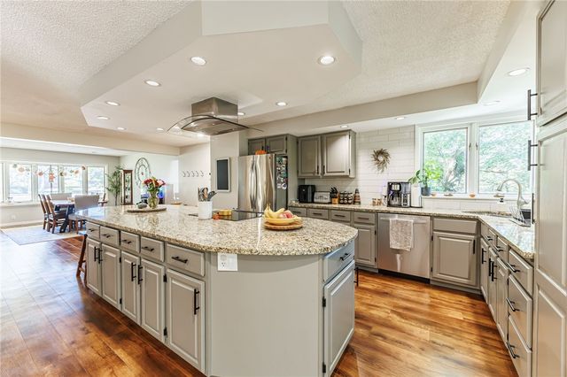546 Crest Circle, Webster, NY 14580