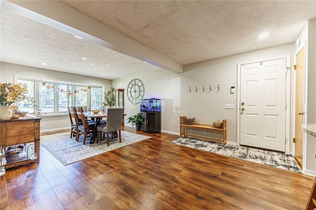 546 Crest Circle, Webster, NY 14580