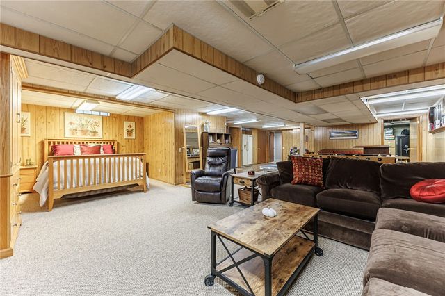 546 Crest Circle, Webster, NY 14580
