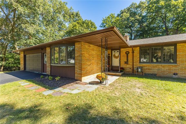 546 Crest Circle, Webster, NY 14580