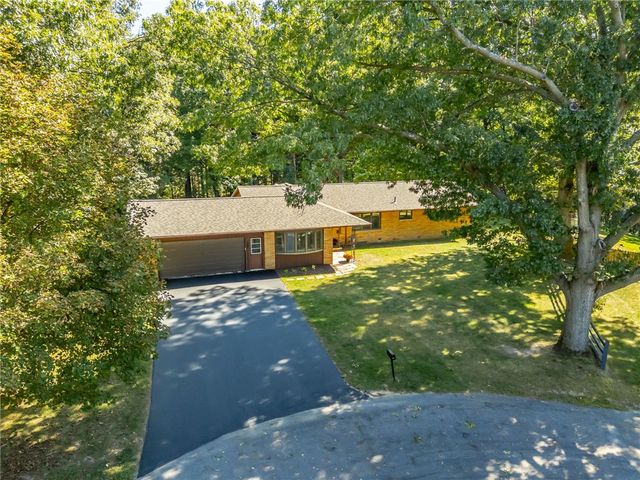 546 Crest Circle, Webster, NY 14580