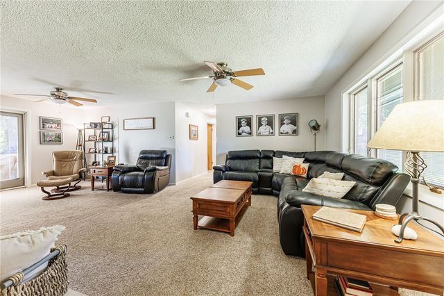 546 Crest Circle, Webster, NY 14580