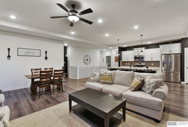 7713 S 200 Street, Omaha, NE 68028