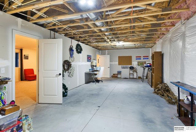7713 S 200 Street, Omaha, NE 68028