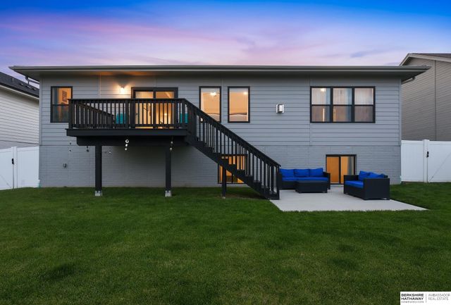 7713 S 200 Street, Omaha, NE 68028