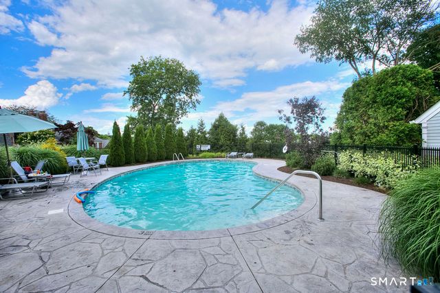 123 Richmond Hill Road 21, New Canaan, CT 06840