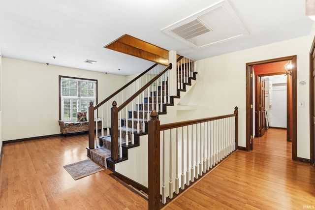 1910 Deer Trail, Warsaw, IN 46580