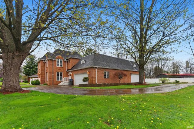 1910 Deer Trail, Warsaw, IN 46580
