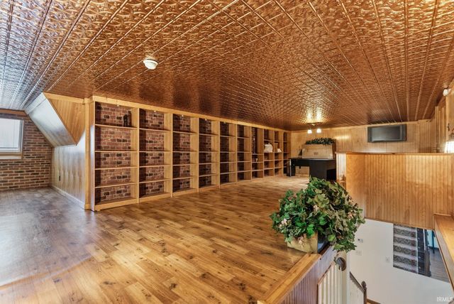 1910 Deer Trail, Warsaw, IN 46580