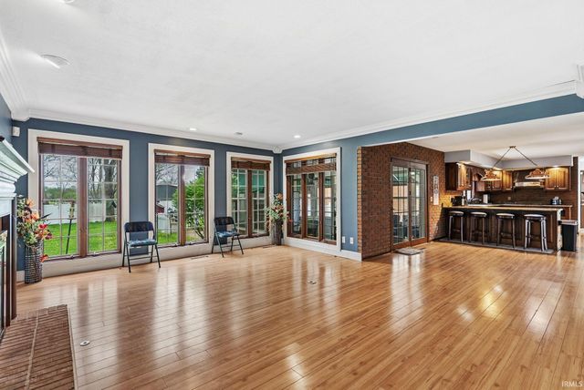 1910 Deer Trail, Warsaw, IN 46580