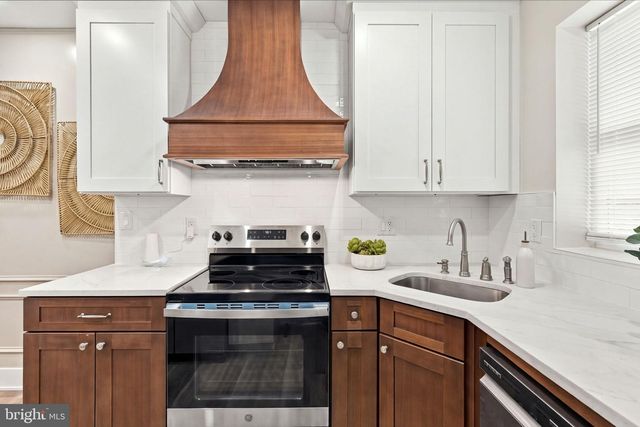 1308 N DOVER ST, Philadelphia, PA 19121