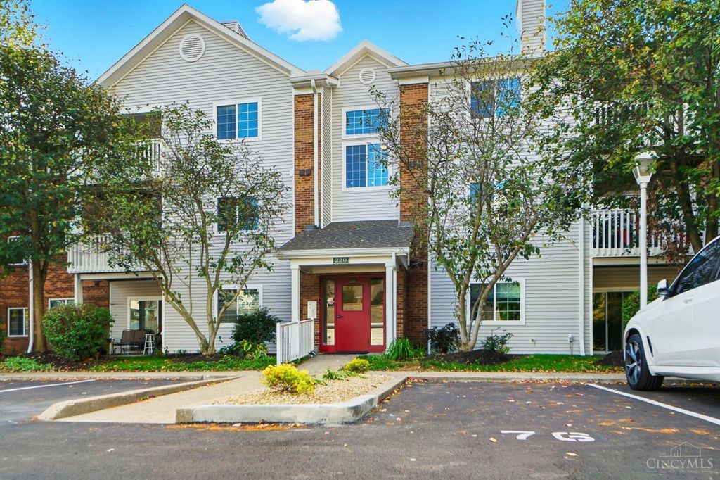 220 Carrington Place, Loveland, OH 45140