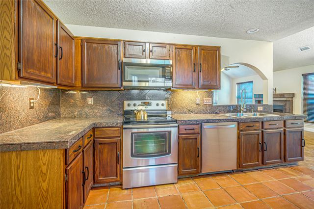 3301 Cathedral Drive, Grand Prairie, TX 75052