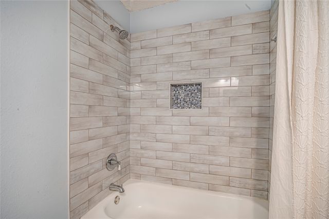 3301 Cathedral Drive, Grand Prairie, TX 75052