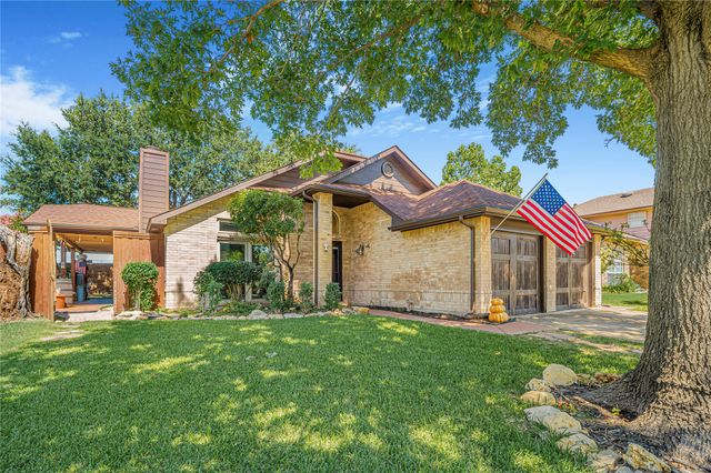3301 Cathedral Drive, Grand Prairie, TX 75052