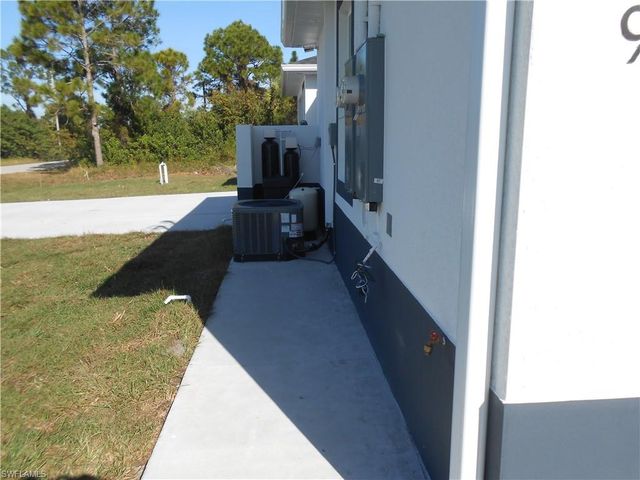 937 Graystone AVE, Lehigh Acres, FL 33974