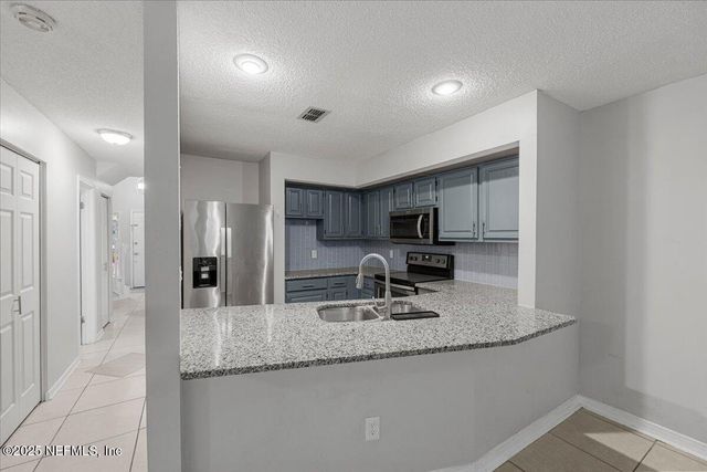 8555 STURBRIDGE Circle E, Jacksonville, FL 32244