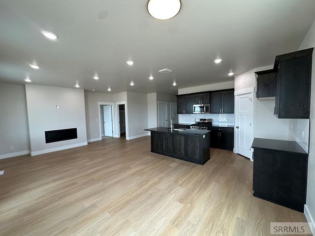 6395 Ender Ln, Idaho Falls, ID 83401