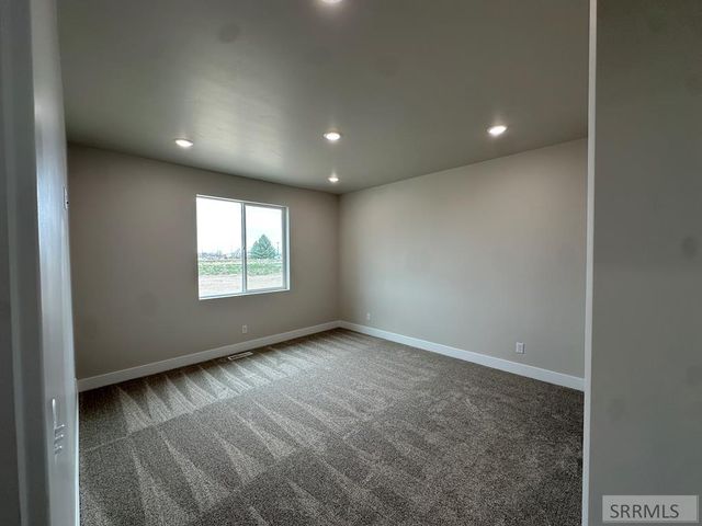 6395 Ender Ln, Idaho Falls, ID 83401