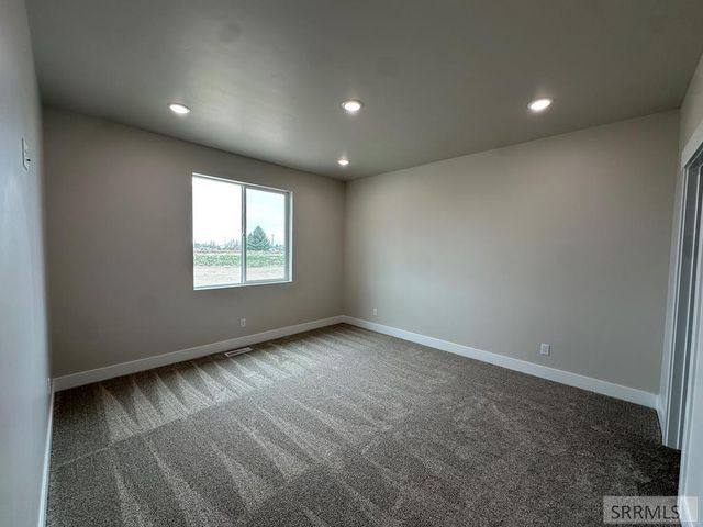 6395 Ender Ln, Idaho Falls, ID 83401