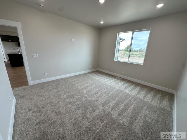 6395 Ender Ln, Idaho Falls, ID 83401