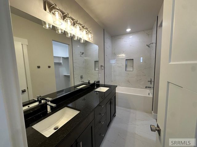 6395 Ender Ln, Idaho Falls, ID 83401