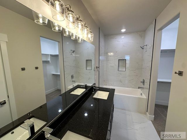 6395 Ender Ln, Idaho Falls, ID 83401