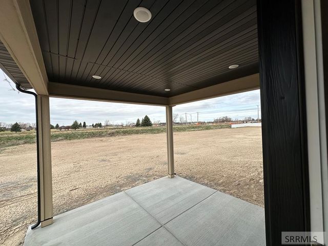 6395 Ender Ln, Idaho Falls, ID 83401