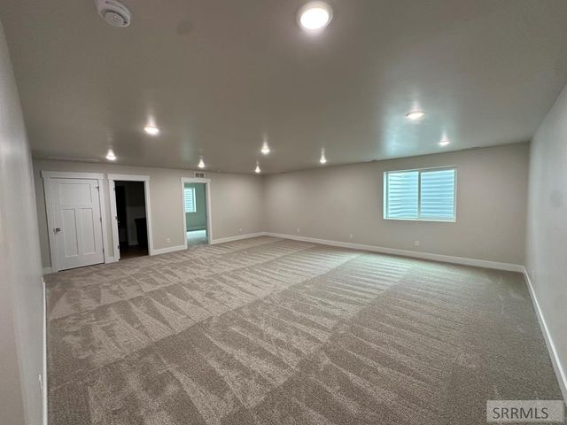 6395 Ender Ln, Idaho Falls, ID 83401