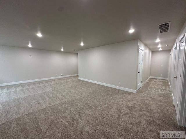 6395 Ender Ln, Idaho Falls, ID 83401