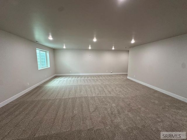 6395 Ender Ln, Idaho Falls, ID 83401