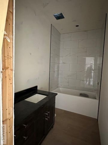 6395 Ender Ln, Idaho Falls, ID 83401