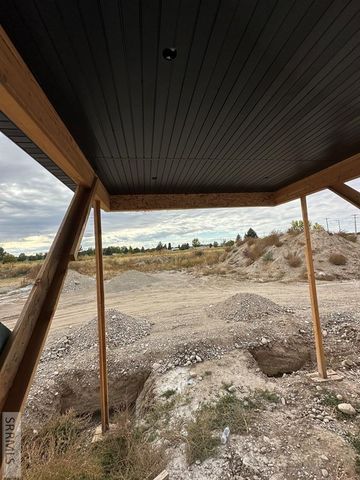 6395 Ender Ln, Idaho Falls, ID 83401