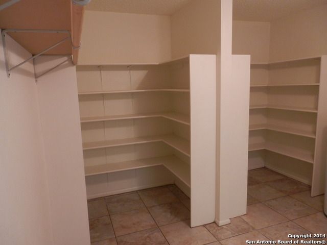 9655 ADDERSLEY DR, San Antonio, TX 78254