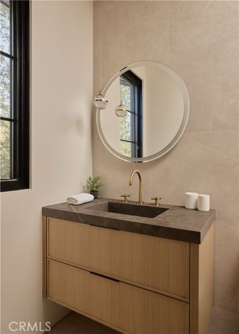 13024 Bloomfield Street, Studio City (los Angeles), CA 91604