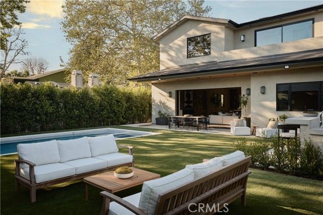 13024 Bloomfield Street, Studio City (los Angeles), CA 91604