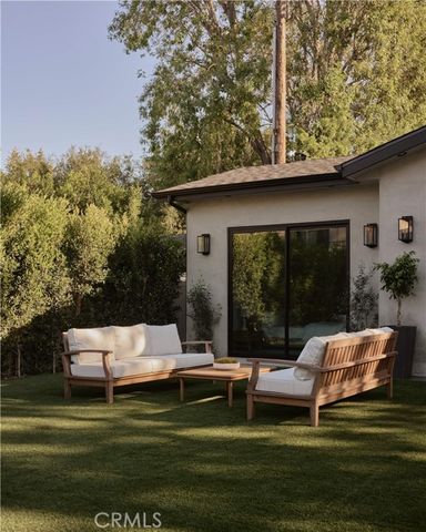 13024 Bloomfield Street, Studio City (los Angeles), CA 91604