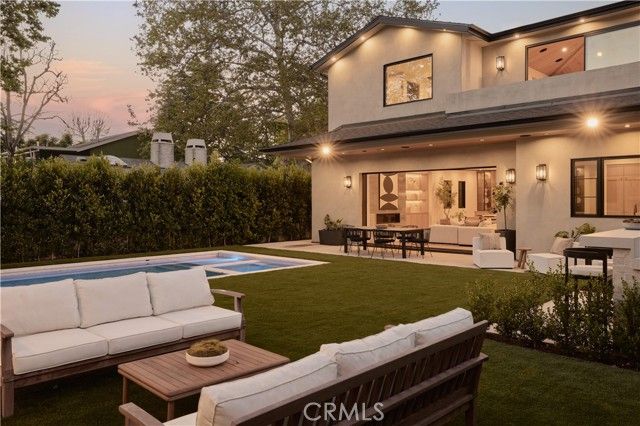 13024 Bloomfield Street, Studio City (los Angeles), CA 91604