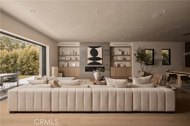 13024 Bloomfield Street, Studio City (los Angeles), CA 91604