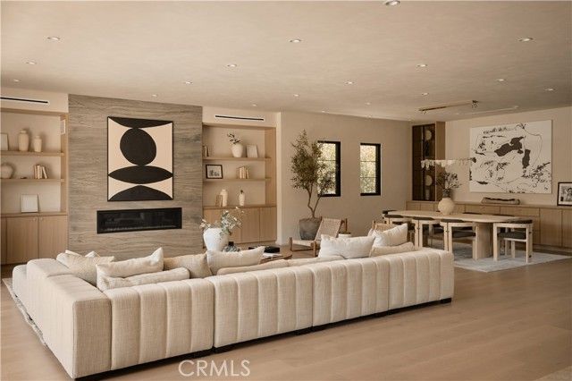 13024 Bloomfield Street, Studio City (los Angeles), CA 91604