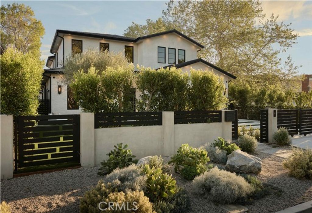 13024 Bloomfield Street, Studio City (los Angeles), CA 91604