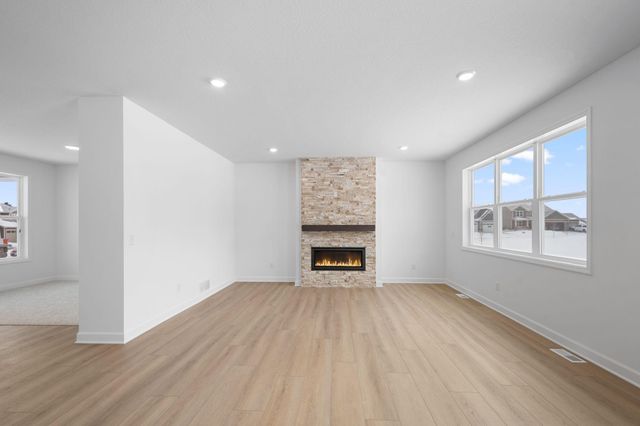 7555 Upper 42nd Street N, Oakdale, MN 55128