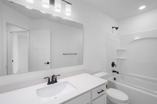 7555 Upper 42nd Street N, Oakdale, MN 55128