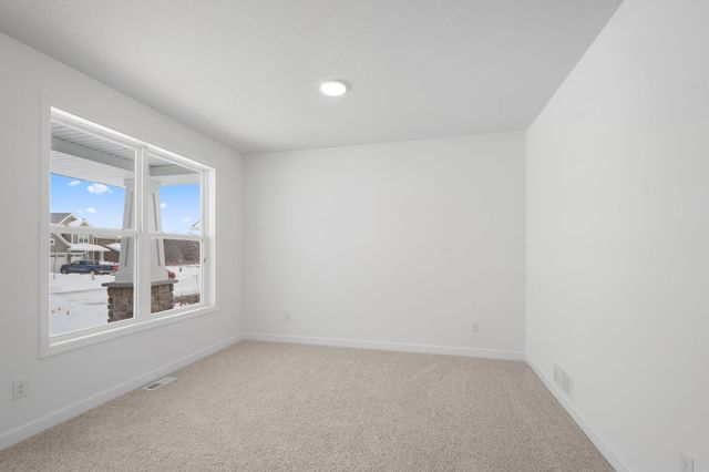 7555 Upper 42nd Street N, Oakdale, MN 55128